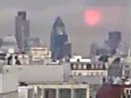 Ufo di London, dikira matahari tetapi kok berputar2.